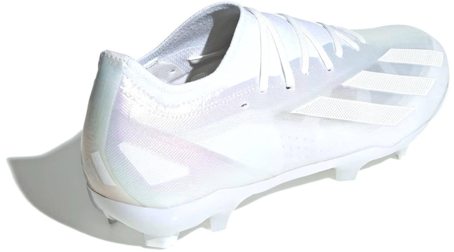 Melyik focicipőt válaszd 2025-ben természetes füves pályákra? Nike és Adidas tippek
