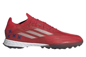 Kényelem és teljesítmény: a műfüves focicipő