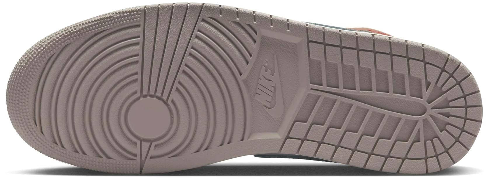 Nike Air Jordan 1 Mid - 41 · záber 6