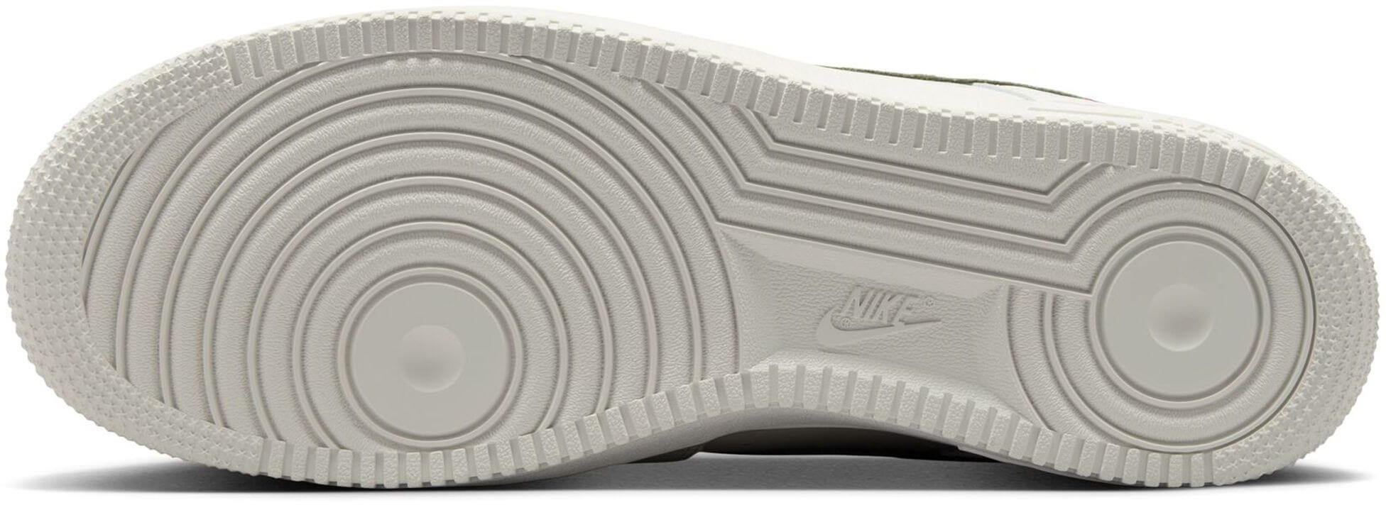 Nike Air Force 1 '07 - 41 · záber 12